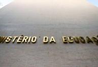 Nova lei cria programa de bolsas para aproximar futuros professores das escolas públicas