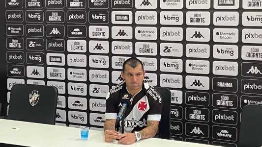 Medel foi apresentado oficialmente como novo reforço do Vasco