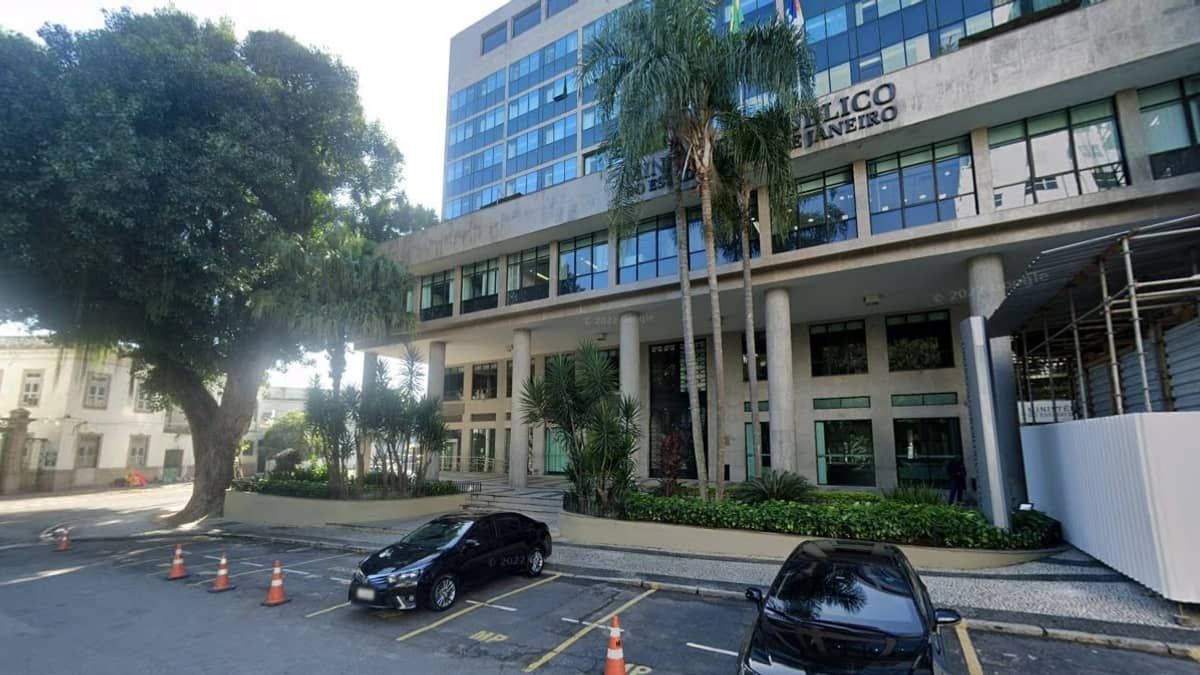 Paciente acusa médica de racismo durante consulta: 'mulheres pretas têm probabilidade de terem cheiro forte nas partes íntimas' 