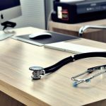 Após ameaça, alunas de medicina mudam rotina em faculdade de BH