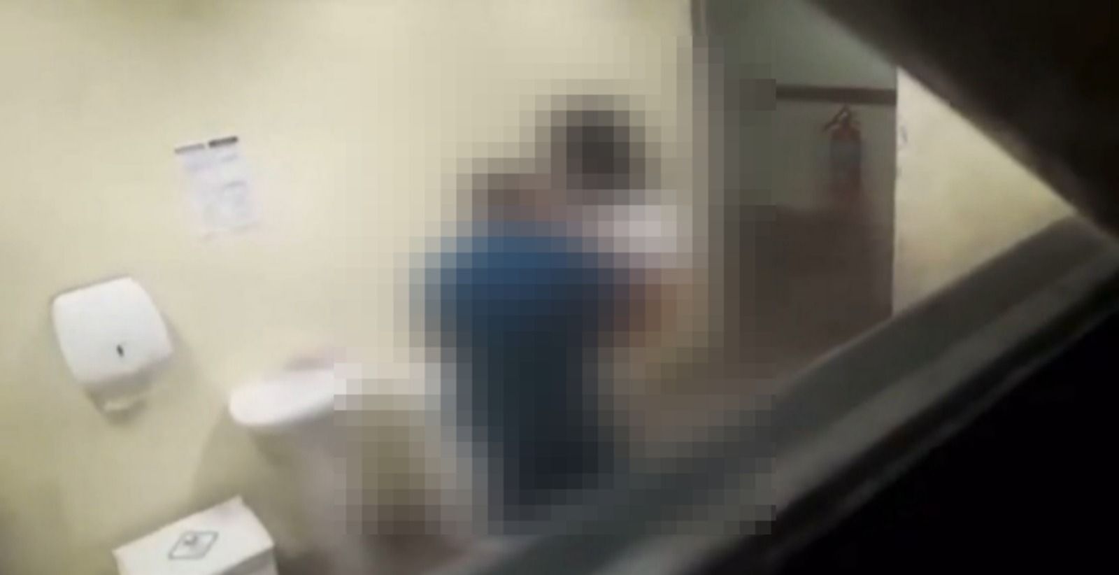 Médico flagrado durante ato sexual com estagiária dentro de UPA é afastado