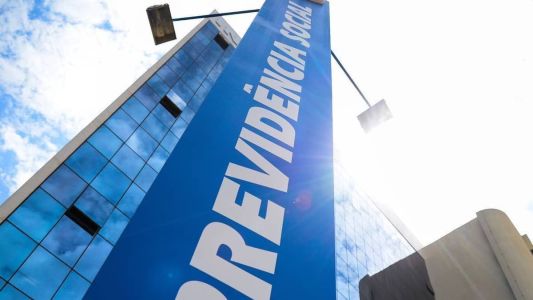 Medida provisória cria bônus para reduzir filas do INSS em processos com mais de 45 dias.