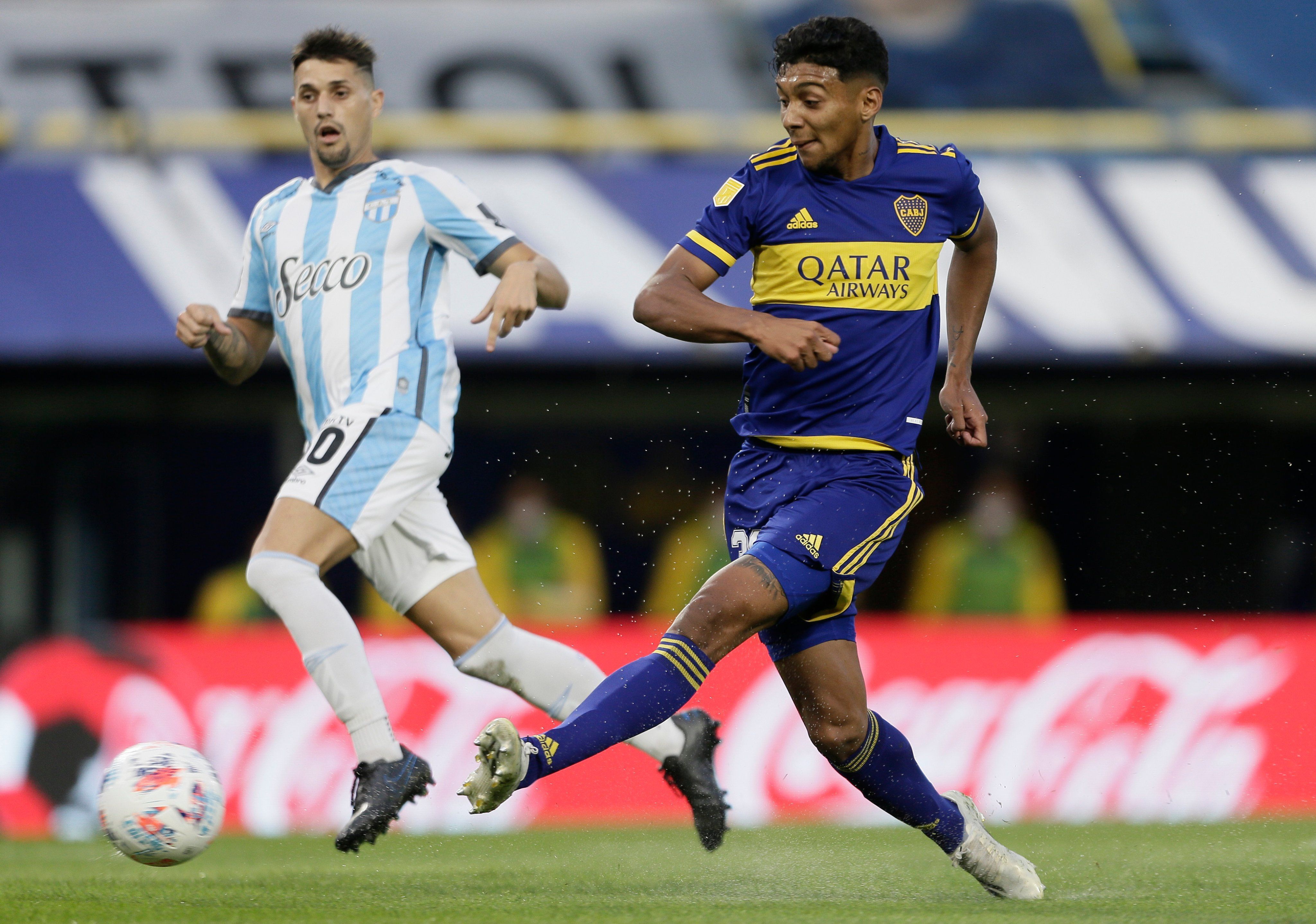 Botafogo faz oferta por Cristian Medina, meia do Boca e no radar da Europa