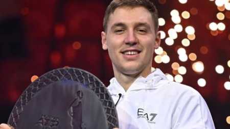 Medjedovic venceu duelo neste sábado (2)