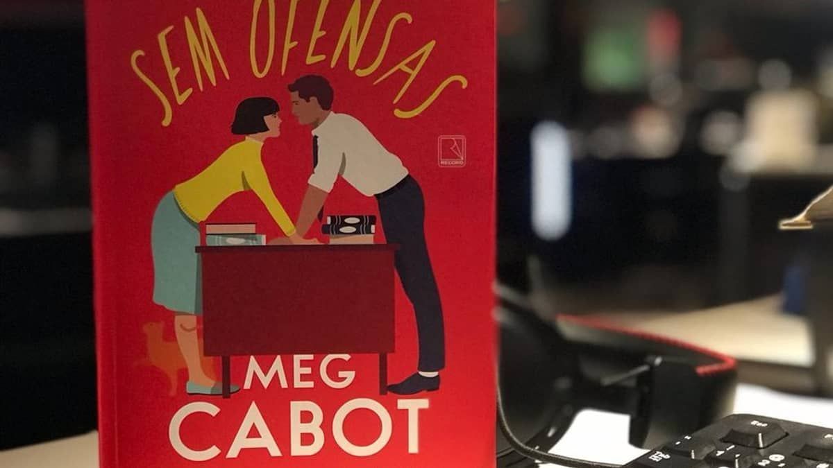 Qual é o novo livro de Meg Cabot? Conheça “Sem Ofensas” 