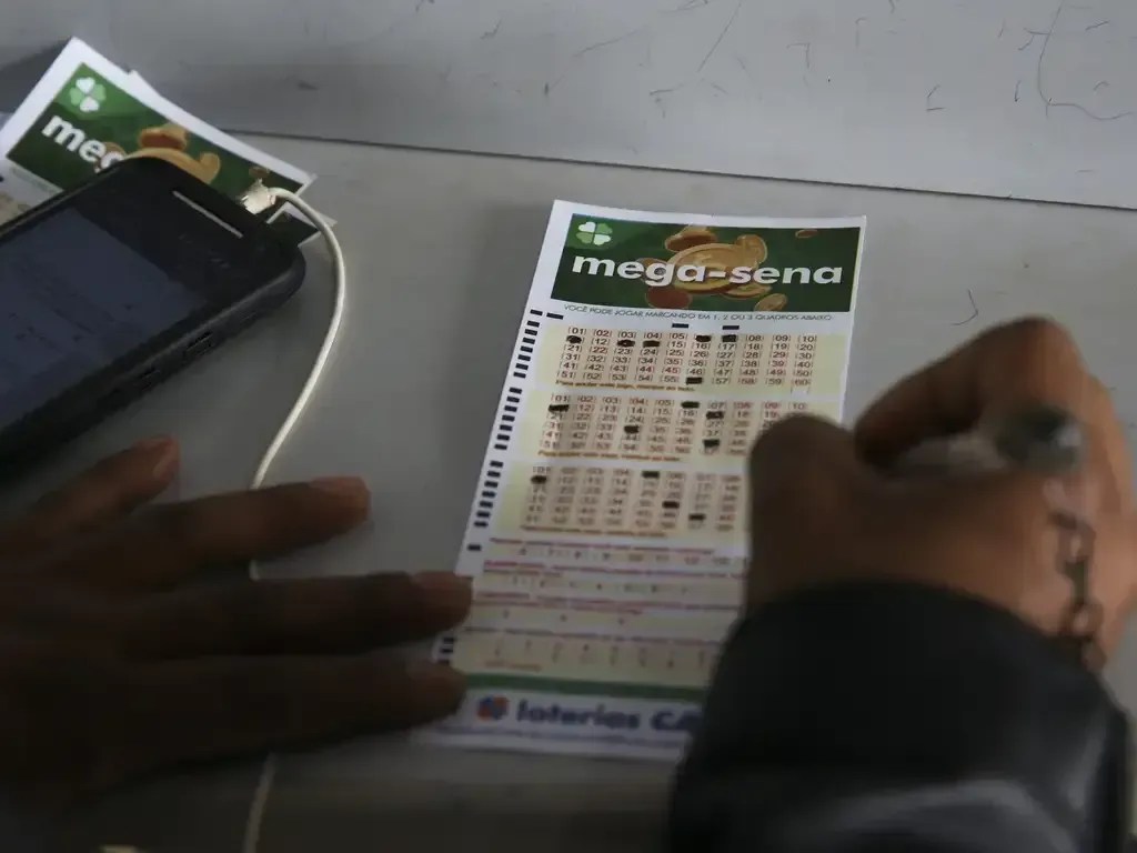 Mega-Sena: concurso 2.668 acumula e sorteio de sábado (16) pode pagar R$ 10 milhões