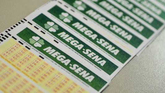 Mega-Sena acumulada deste sábado (27) paga R$ 45 milhões para quem acertar seis dezenas