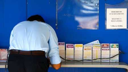 Mega-Sena pode pagar prêmio de R$ 9 milhões nesta quarta-feira (1º)