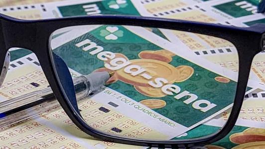 Mega-Sena tem prêmio de R$ 105 milhões