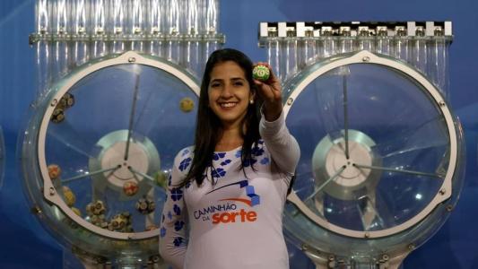 Mega-Sena tem três sorteios semanais