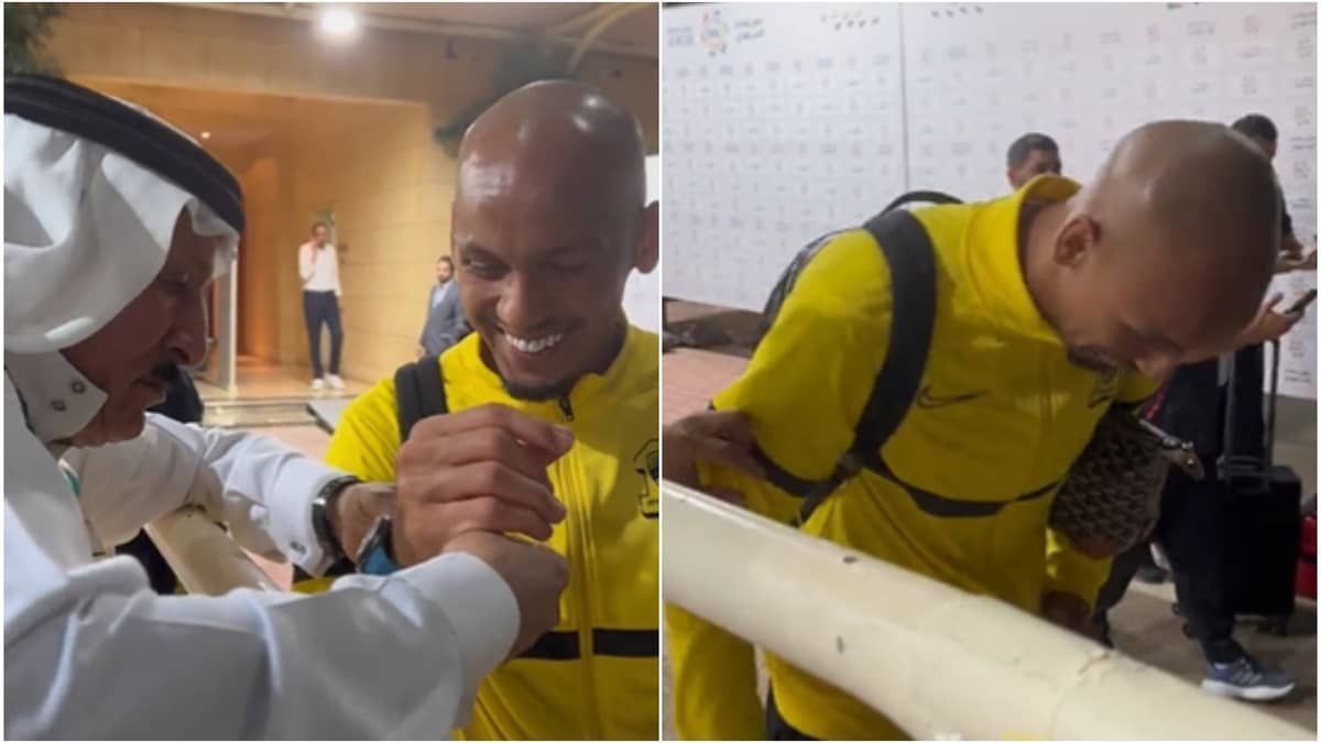 Meia da Seleção recebe presente após jogo na Arábia, se distrai e o deixa cair no chão
