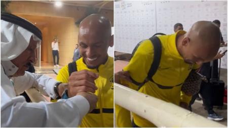 Meia da Seleção recebe presente após jogo na Arábia, se distrai e o deixa cair no chão; assista