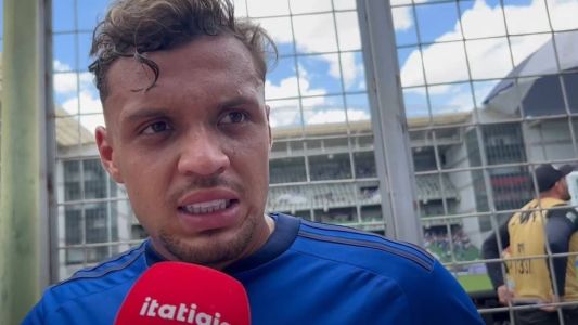 Meia Daniel Jr. elogiou atuação do Cruzeiro mesmo com um homem a menos