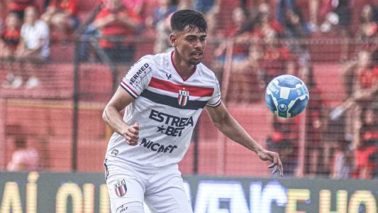 Meia do Botafogo marcou um golaço de bicicleta e foi indicado ao Puskás