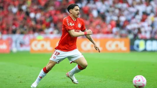 Meia Maurício pede foco jogo a jogo no Colorado