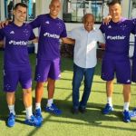 Ídolo do Cruzeiro, Dirceu Lopes visita a Toca e tira foto com Pepa