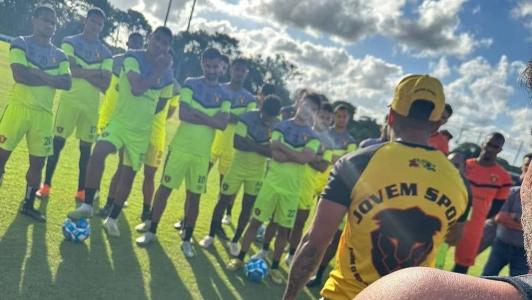 Membros da principal organizada do Sport foram ao CT rubro-negro