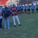 Uniformizada do Santa Cruz invade treino para protestar contra elenco