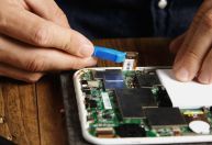 Por que o Android consome mais memória RAM do que o iOS?