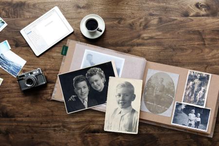 Álbum com fotografias antigas