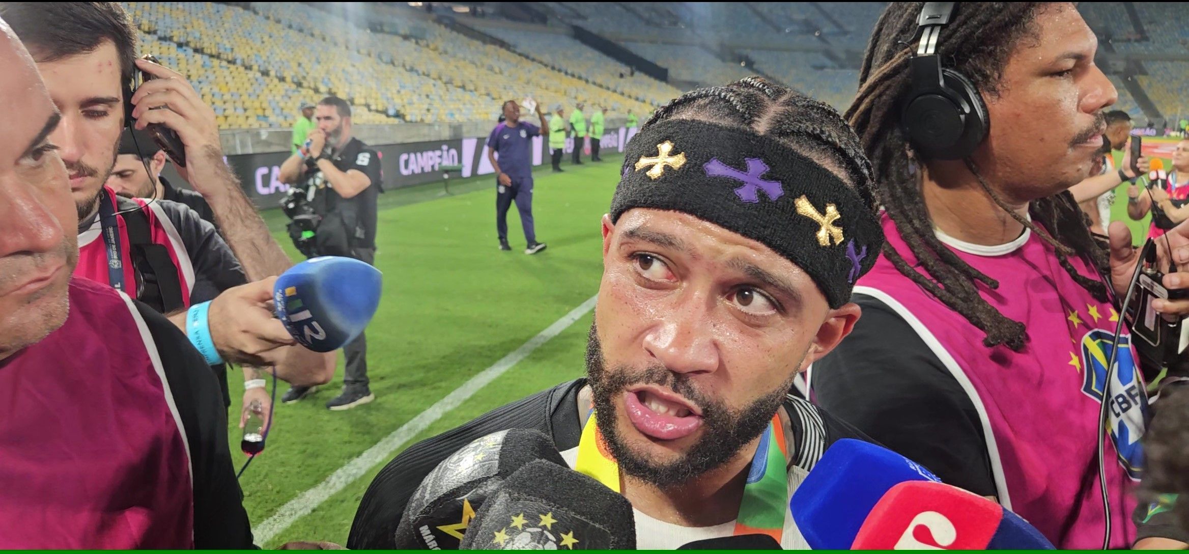 Memphis Depay desabafa ao falar sobre futuro no Corinthians: 'Querem que me odeiem'
