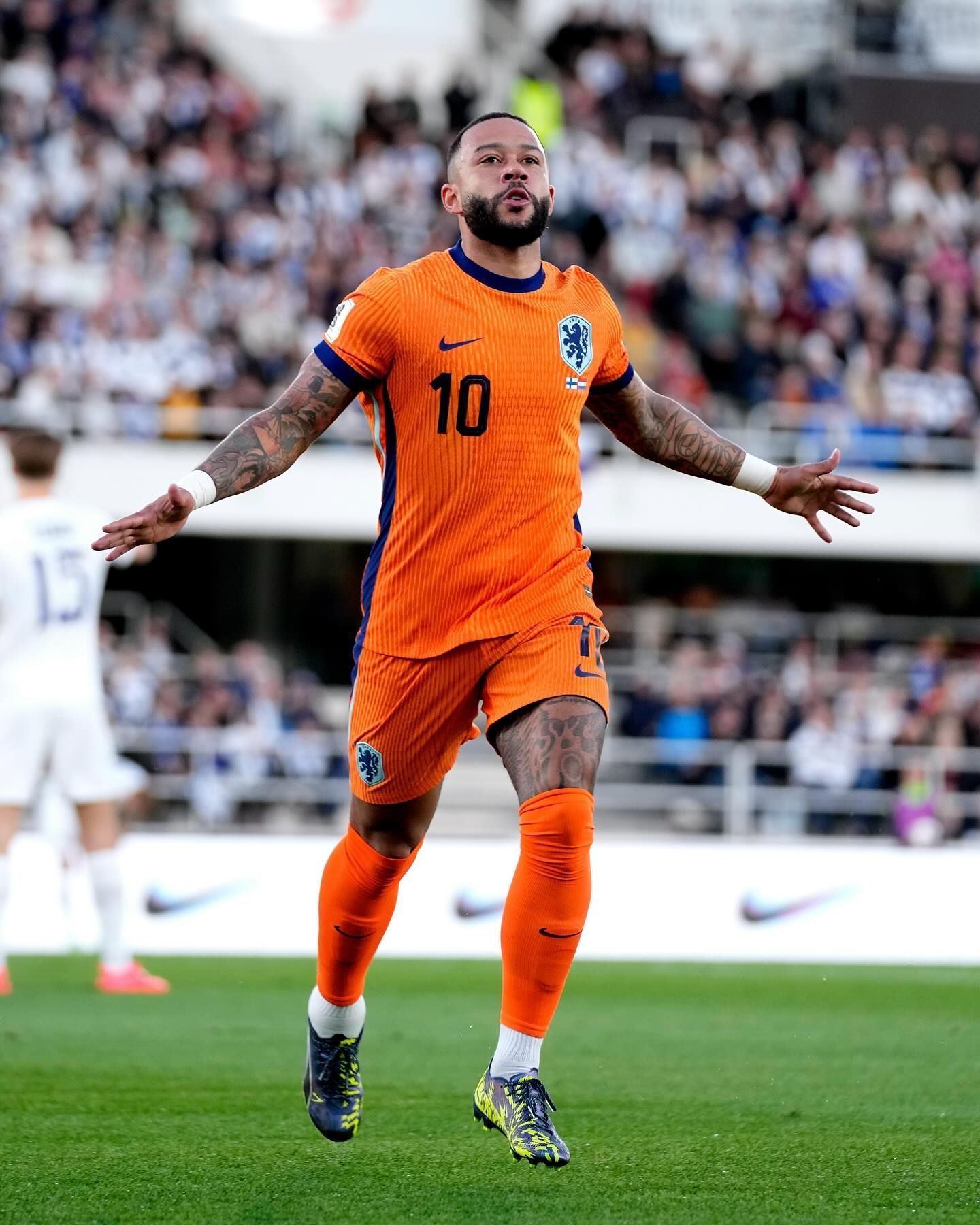 Memphis marca, e Holanda vence Finlândia em estreia nas Eliminatórias