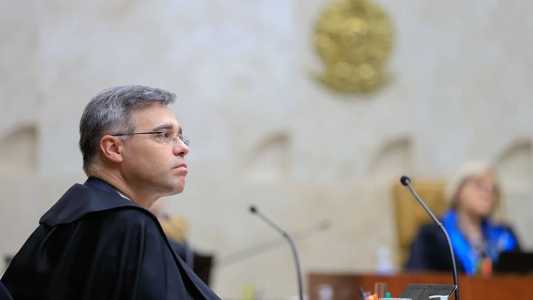 Mendonça determinou suspensão sobre ações que tratam de tributação sobre terço de férias