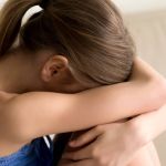 Menina de 6 anos filma próprio estupro e suspeito é solto por falta de flagrante 