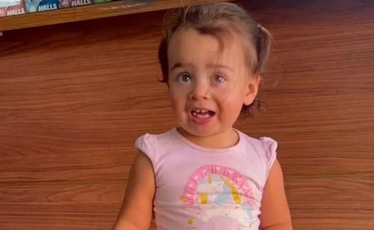 Menina de 1 ano e 8 meses morre após ser atropelada pelo pai durante manobra em SP