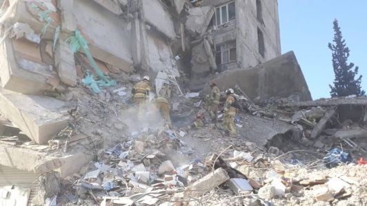 Menina não sobreviveu ao terremoto e estava debaixo dos escombros de um prédio de vários andares