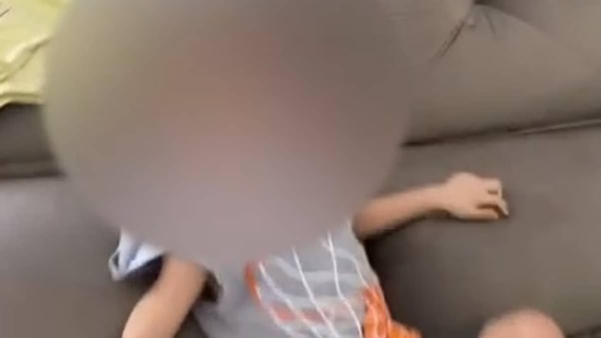 Vídeo: menino de 2 anos baleado em BH já brinca em casa e diz ser bombeiro 