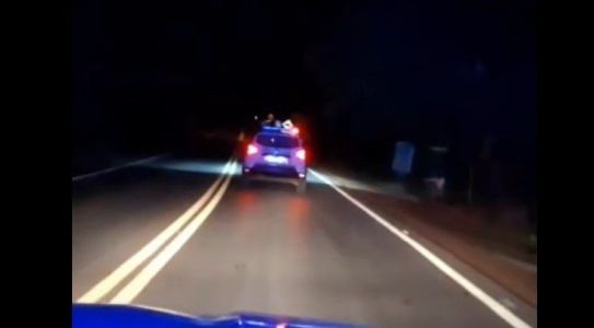 Carro conduzido por menor foi apreendido pela PM