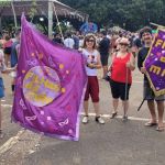 Bloco de carnaval homenageia cuidadoras de pessoas com Alzheimer em Brasília