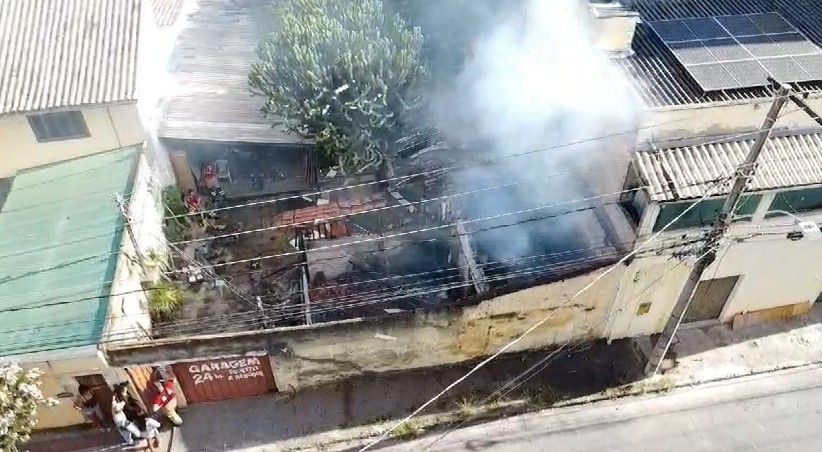 Marcenaria pega fogo no bairro Padre Eustáquio, em BH: 'Perdi tudo'