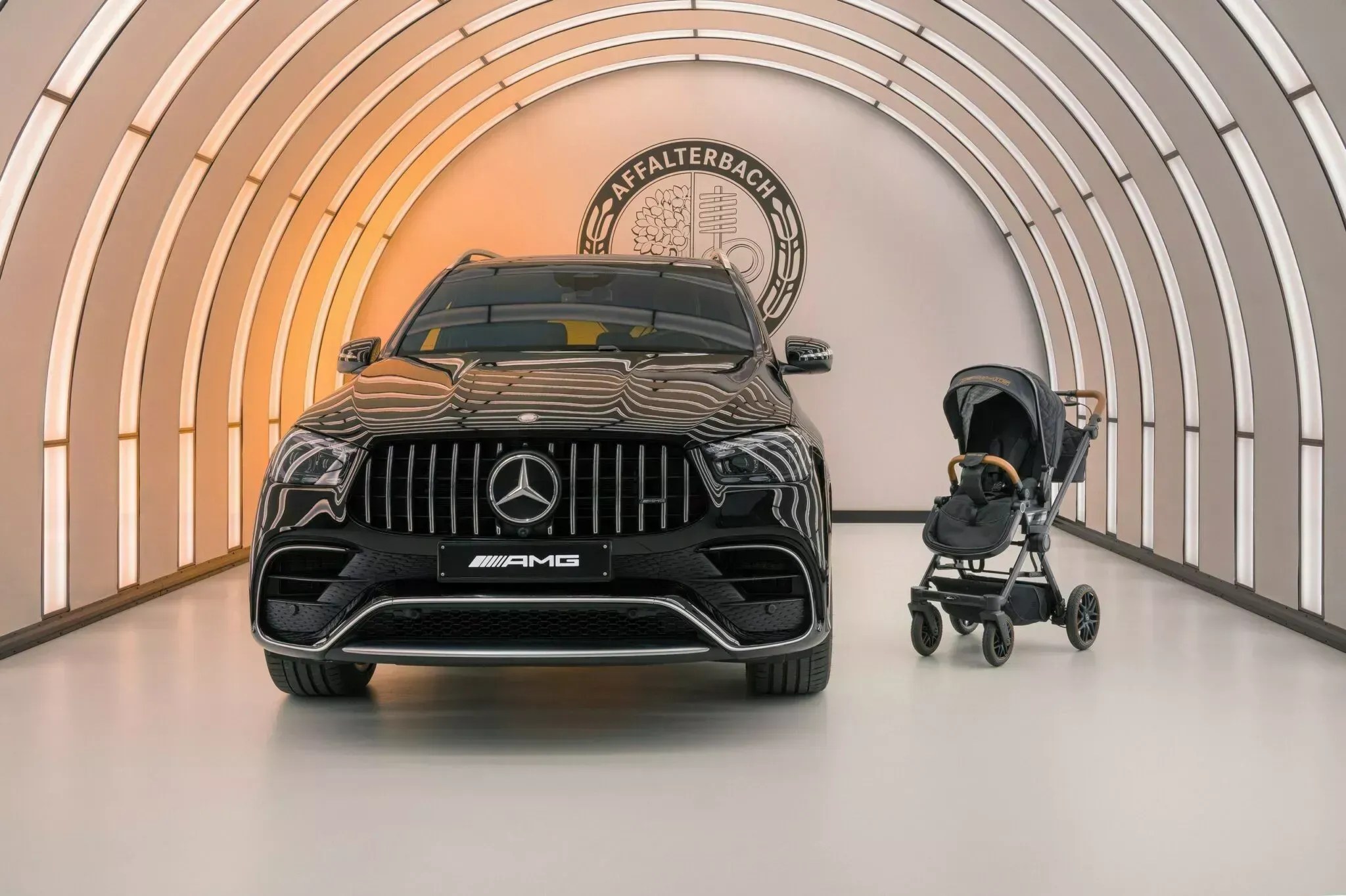Mercedes-Benz lança linha de carrinhos de bebê inspirada em seus modelos