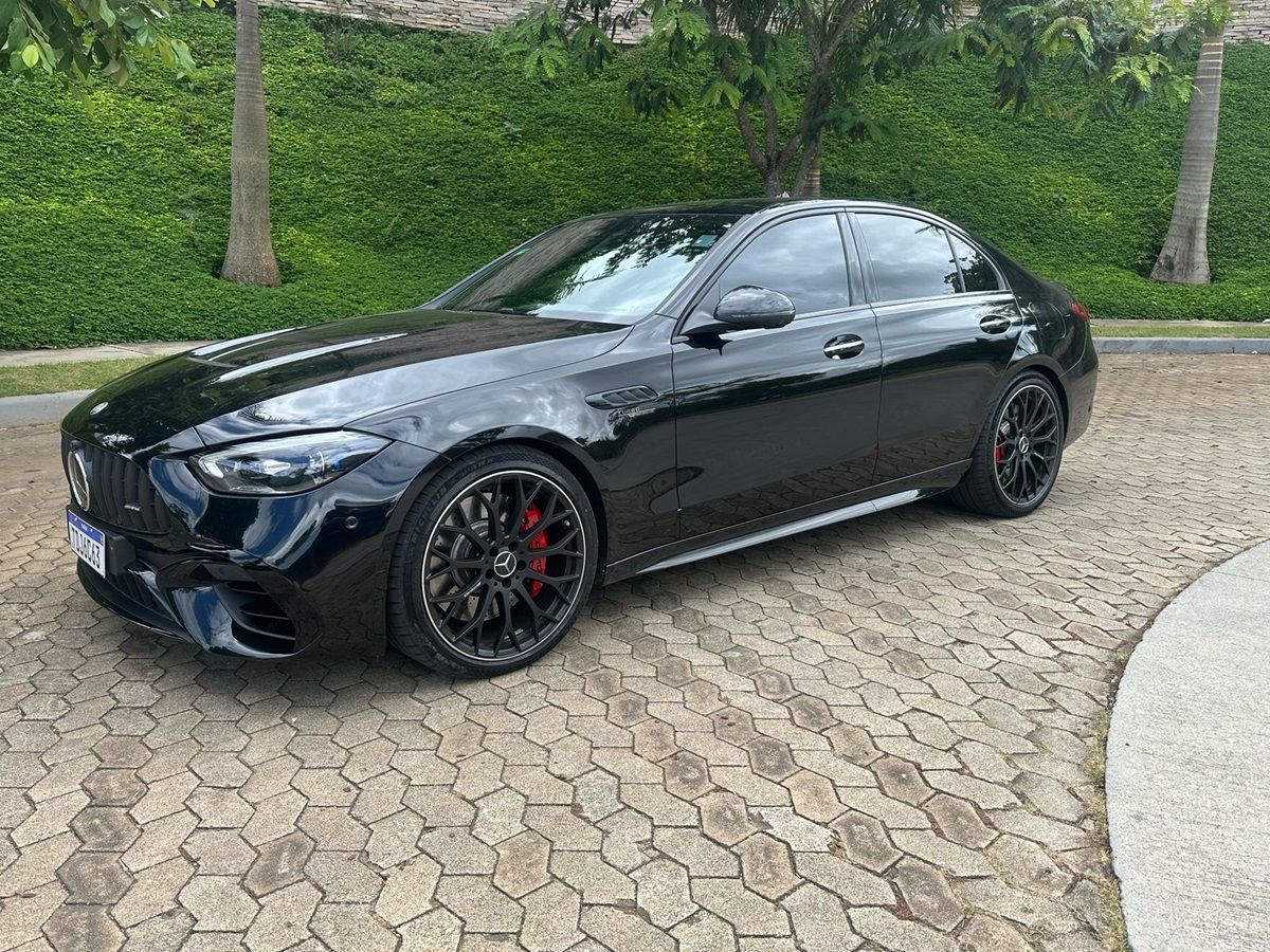 Teste: C63 S E Performance é um AMG puro sangue