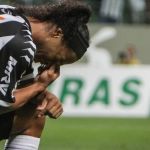 Ronaldinho celebra 11 anos de partida histórica pelo Atlético no Brasileirão