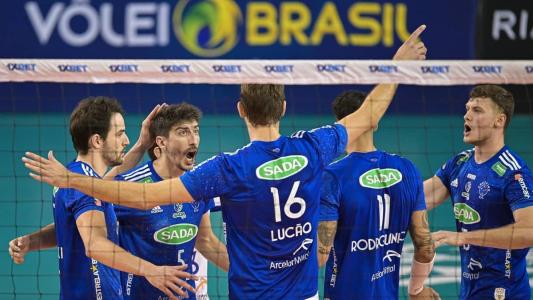 Mesmo em São Paulo, Sada Cruzeiro não tomou conhecimento e atropelou o Sesi