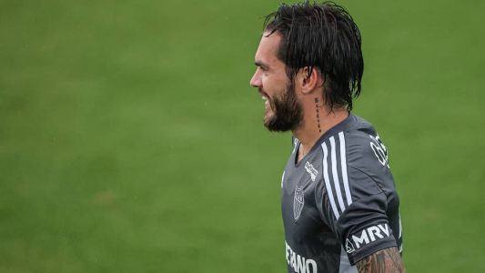 Mesmo fora dos planos, Nathan vem treinando na Cidade do Galo