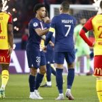 Em duelo de líderes, PSG vence Lens no Francês com shows de Mbappé e Messi