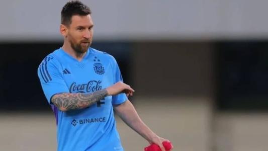 Messi será apresentado neste domingo (16)
