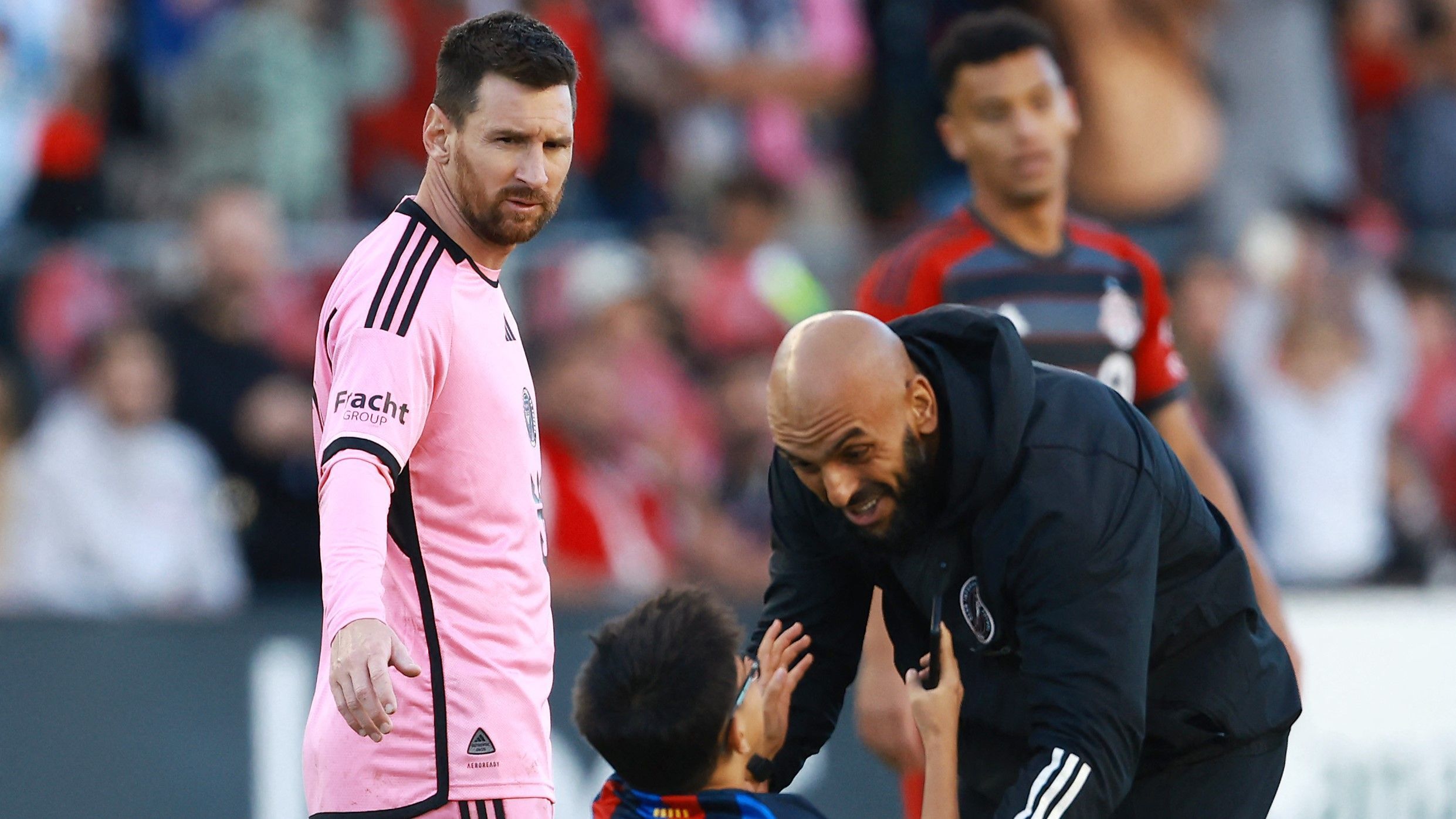 Segurança de Messi surpreende e desafia influenciador para luta; entenda