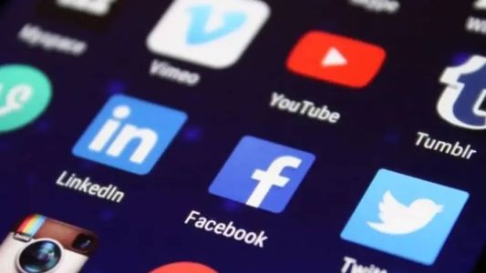 Meta divulgou neste sábado (29) um texto pedindo mudanças no PL das Fake News