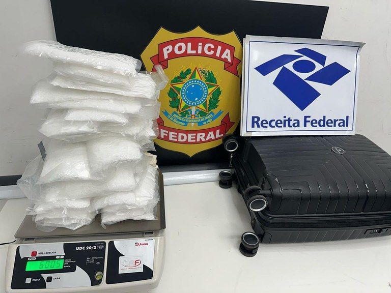 Jovem casal é preso no aeroporto de Confins com grande quantidade de metanfetamina