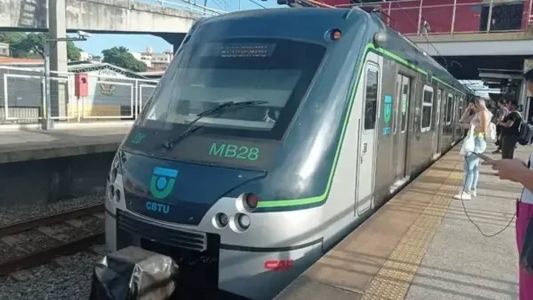 Metrô funciona normalmente, mesmo com o incêndio nas proximidades