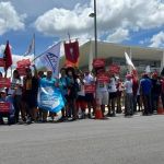 Metroviários de BH se reúnem com equipe de Lula e protestam em Brasília