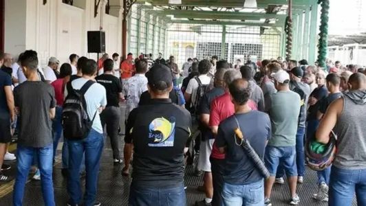 Metroviários seguem com a greve na capital