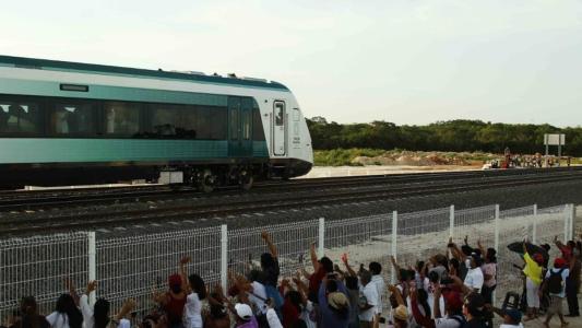 México endurece medidas para evitar passagem de migrantes em trens de carga