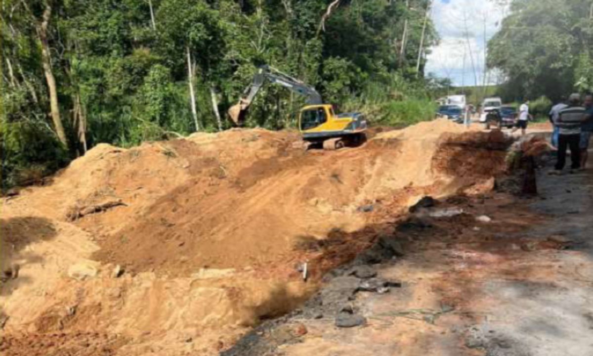 Justiça bloqueia recursos do DER para obras emergenciais de conservação na MG-132