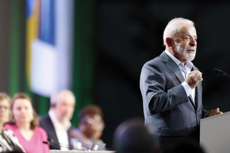 Luiz Inácio Lula da Silva fala durante a cerimônia de abertura da Conferência das Partes da Convenção-Quaadro das Nações Unidas sobre a Mudança do Clima, na COP30